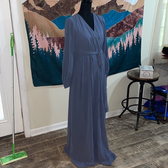 Beautiful floorlength evening gown. - Picture 2 of 8